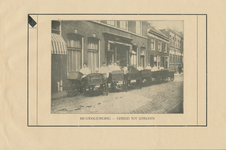 716386-l Pagina 11 (fotopagina) van het 'Jubileum-Boekje 1830-1930' van de Firma Wed. M. de Raad Mzn., “Van ouds In de ...